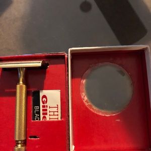 New Gillette gold vintage razor still in box